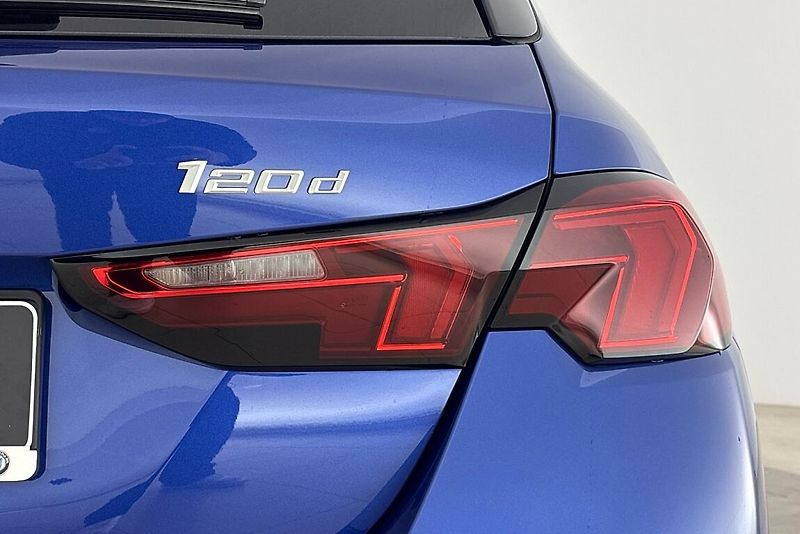 BMW Řada 1 120d - fotka 4 z 17