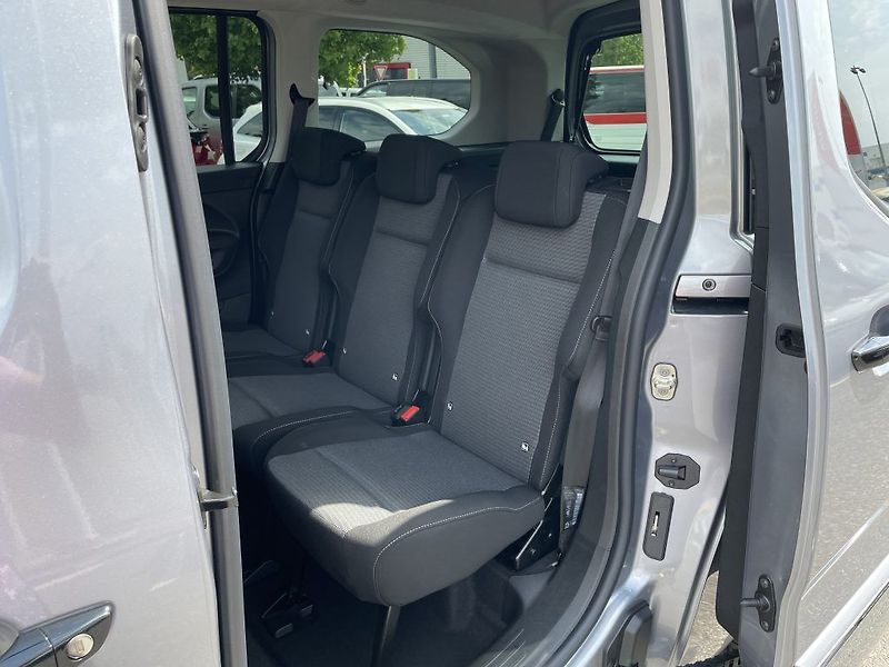 Toyota ProAce City Verso 1.5D 130k Long ODBĚR 6/2026 - fotka 14 z 29