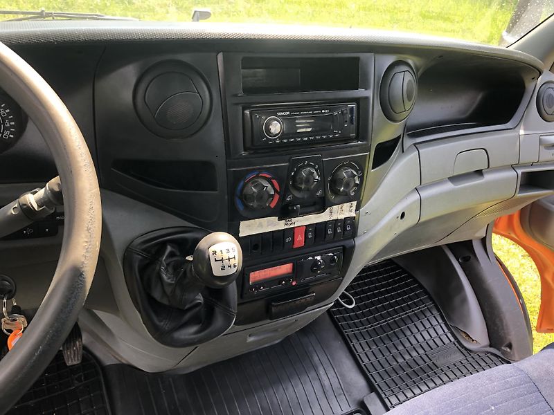 Iveco Daily (2009) 65C18 traktor T1B ,STK 2 roky - fotka 10 z 17