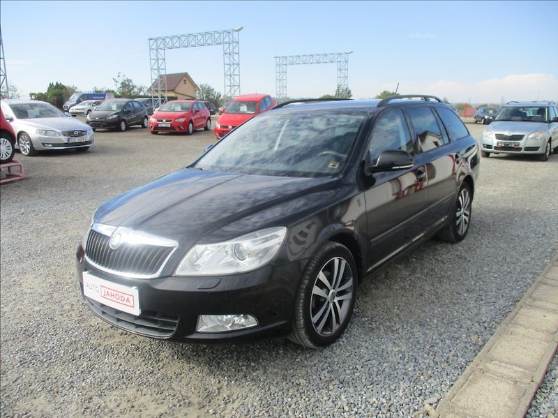 Škoda Octavia 1,4 TSI, serviska,tažné,1.maj, - fotka 3 z 32
