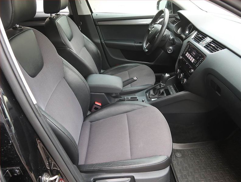 Škoda Octavia (2017) Style 2.0 TDI, Automat - fotka 9 z 22