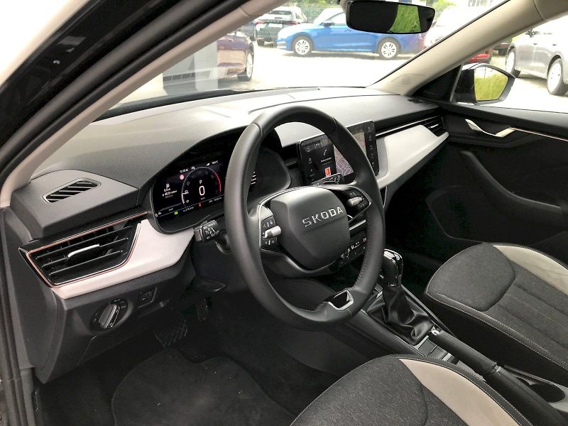 Škoda Kamiq (2025) SELEC TSI 110/1.5 A7F - fotka 20 z 29