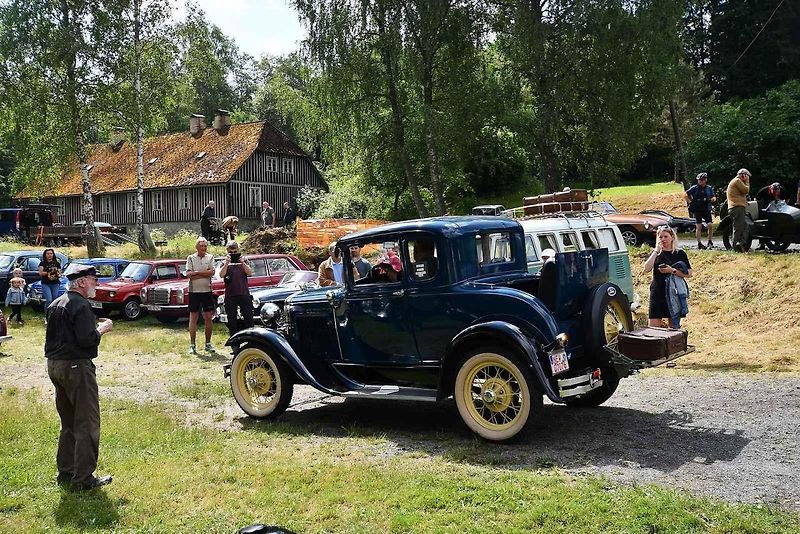 Přehlídka historie, noblesy, technických zajímavostí a unikátů. To byla Jízda Saši Kolowrata.
