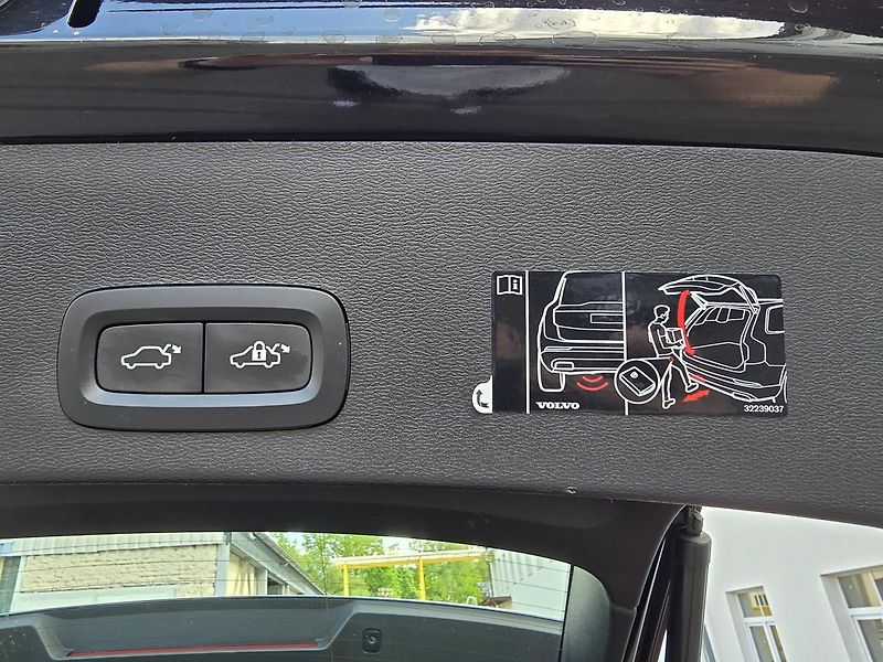 Volvo XC40 - fotka 32 z 36
