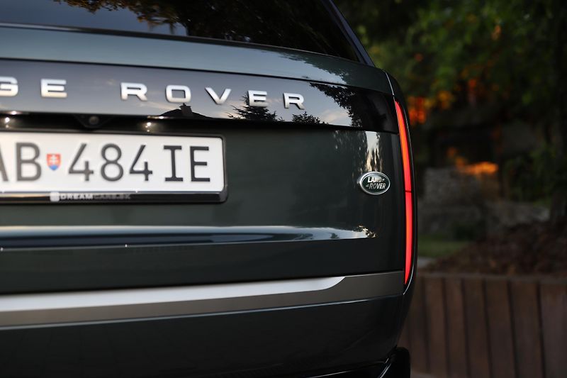Land Rover Range Rover (2023) 3.0D mHEV D250 HSE AWD AT - fotka 12 z 42