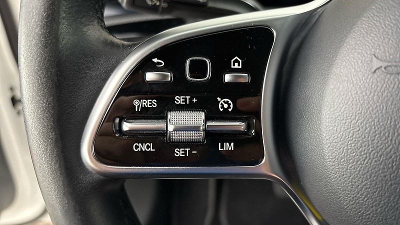 Mercedes-Benz CLA 200d AUT Shooting Brake - fotka 14 z 29