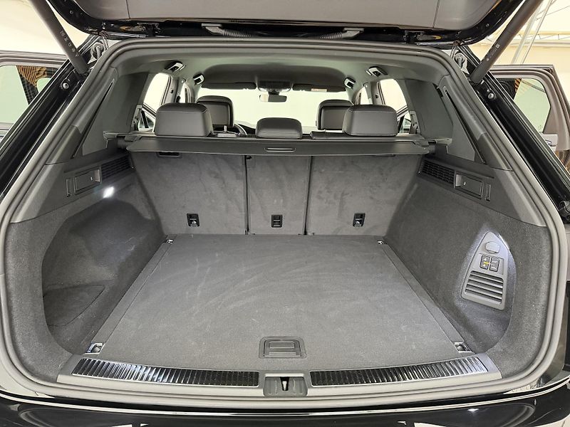 Volkswagen Touareg 3.0Tdi*1-MAJ*DPH*HUD*R-LINE* - fotka 13 z 50