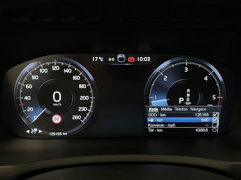 Volvo XC90 B5 AWD INSCRIPTION 7 MÍST - fotka 27 z 49