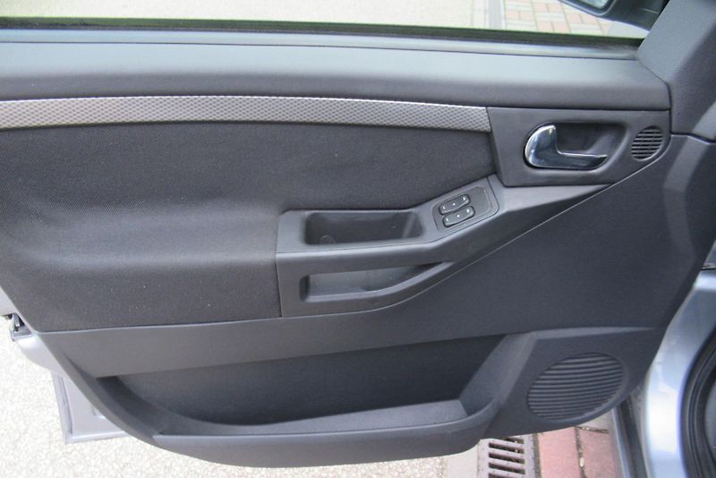 Opel Meriva 1.4i KLIMA - fotka 16 z 19