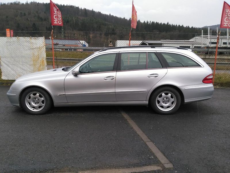 Mercedes-Benz Třídy E 220 CDI - fotka 31 z 32