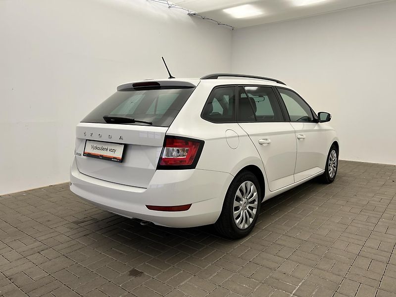 Škoda Fabia 1.0 TSI Active Plus - fotka 2 z 21