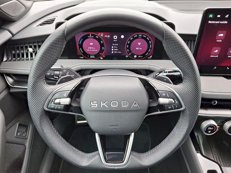 Škoda Superb (2025) Combi iV SportLine DSG 1,5TSi - fotka 15 z 35