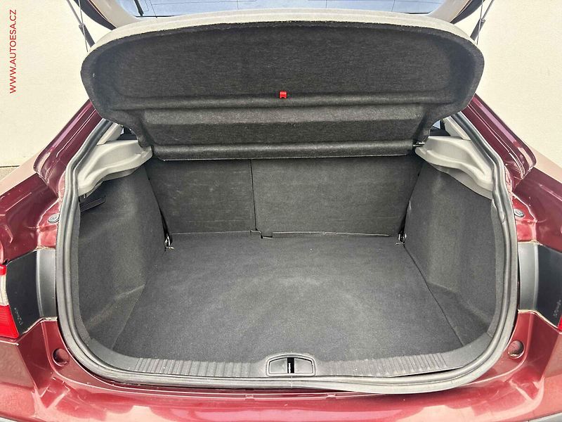 Renault Laguna (2004) 1.6i - fotka 7 z 17