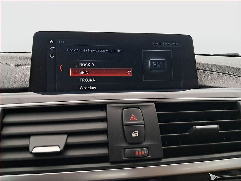 BMW Řada 4 (2018) 430i xDrive - fotka 12 z 23