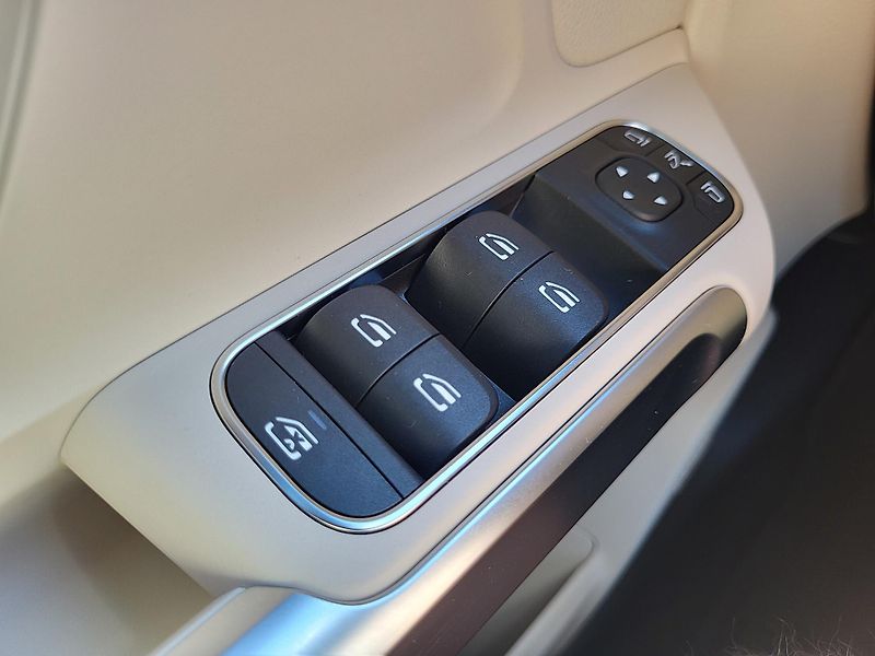 Mercedes-Benz EQB 250+ 140kW *ČR *1.majitel  - fotka 16 z 42