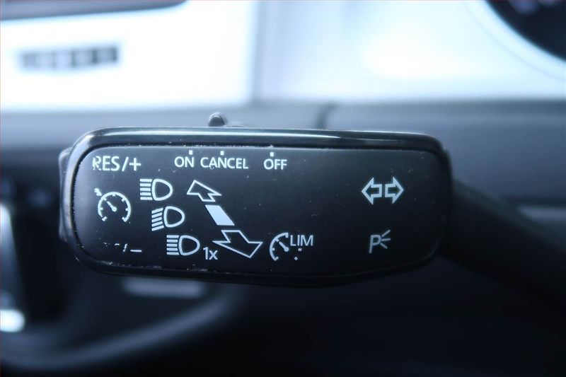 Volkswagen Golf (2016) 1.6 TDI, Serv.kniha, Tempomat - fotka 16 z 17