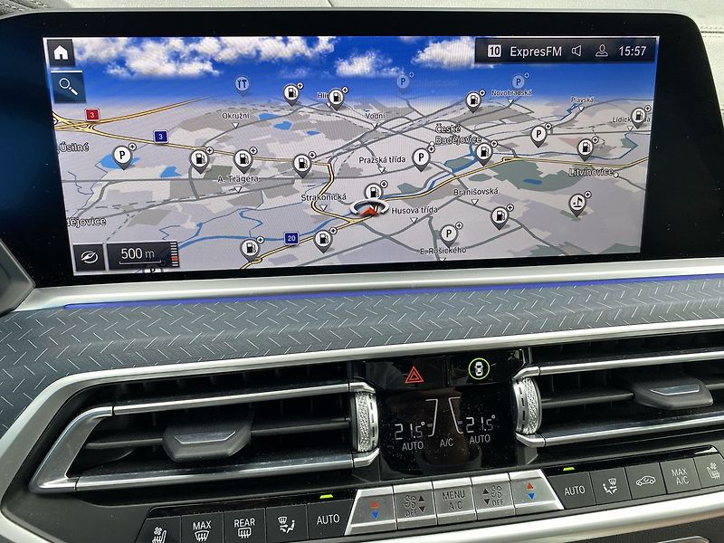 BMW X5 M50i xDrive Sportpaket - fotka 26 z 31