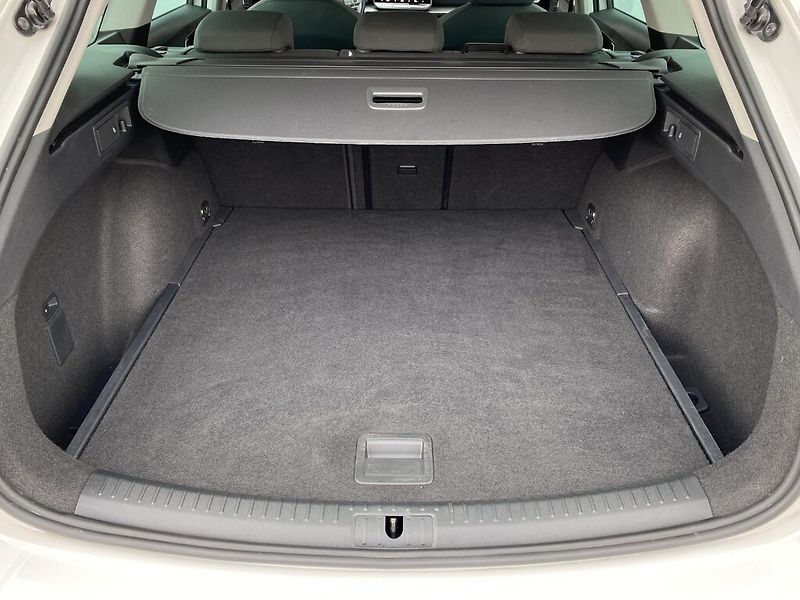 Seat Leon 1,5 e-TSI 85 kW Style DSG - fotka 27 z 27