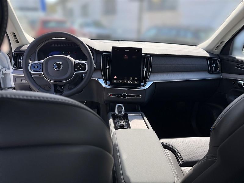 Volvo XC90 (2026) 2,0 T8 Plus Dark   4695 - fotka 10 z 16