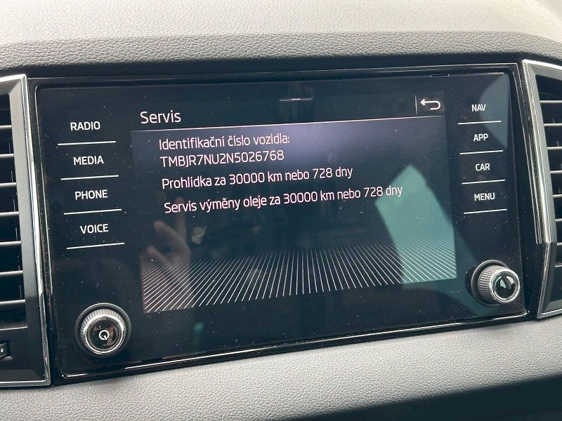Škoda Karoq (2022) Style PLUS 1.5 TSI 110 kW - fotka 25 z 35