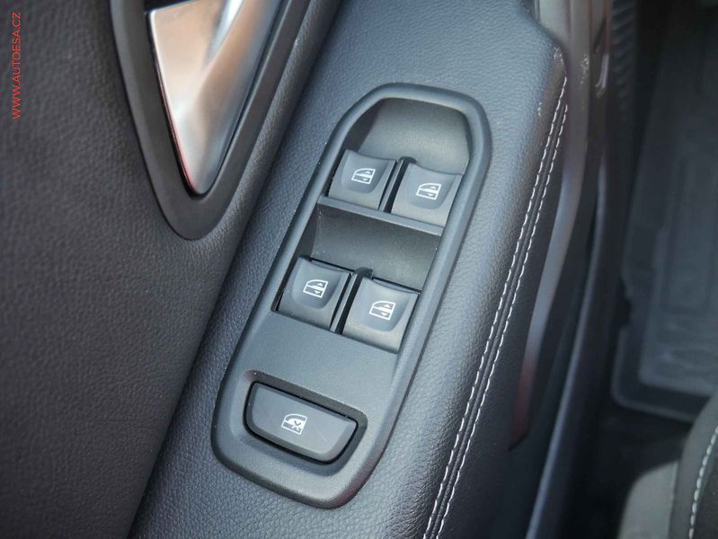 Dacia Duster (2018) 1.6i, ČR, AC, TZ, temp - fotka 12 z 15
