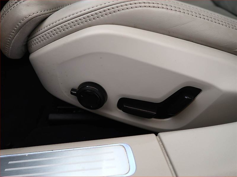 Volvo S90 (2018) D5 AWD, 4X4, Automat - fotka 21 z 21