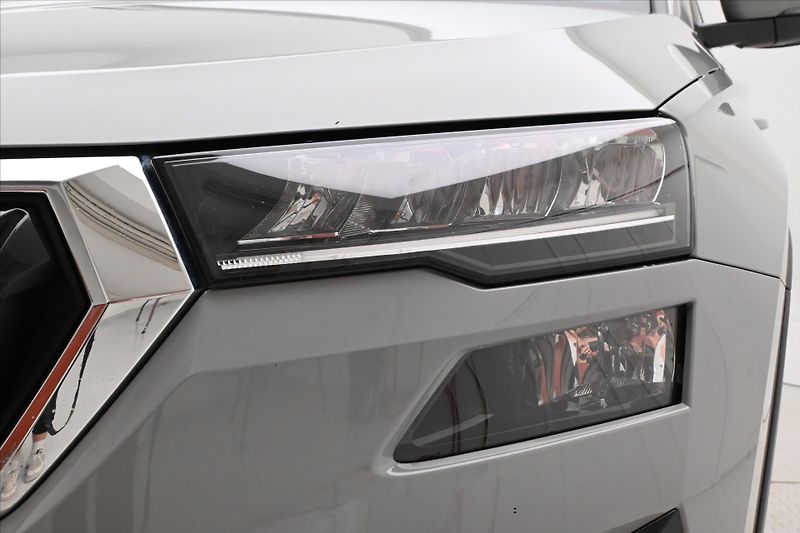 Škoda Karoq 2,0 TDI 85kW DSG VIRTUAL EL.KU - fotka 29 z 31