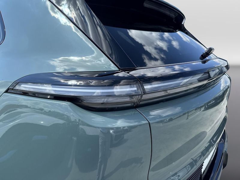 Porsche Cayenne X1ABB1 S Electric - fotka 24 z 30