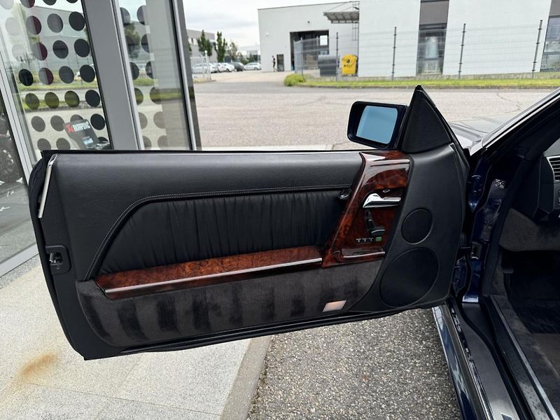Mercedes-Benz SL 600 AMG - fotka 19 z 21