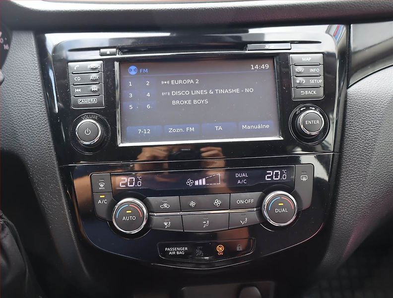Nissan Qashqai (2016) 1.5 dCi, Serv.kniha, Navi - fotka 12 z 17