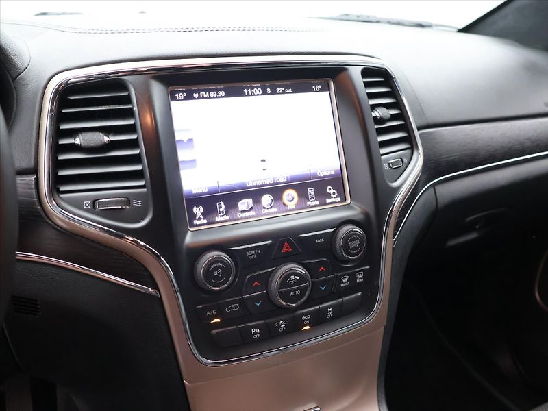 Jeep Grand Cherokee 3,0 CRDI 184kW 4x4 Summit - fotka 20 z 32