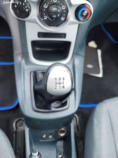 Ford Fiesta (2012) - fotka 22 z 26
