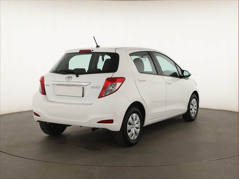 Toyota Yaris (2013) 1.33 Dual VVT-i - fotka 5 z 13