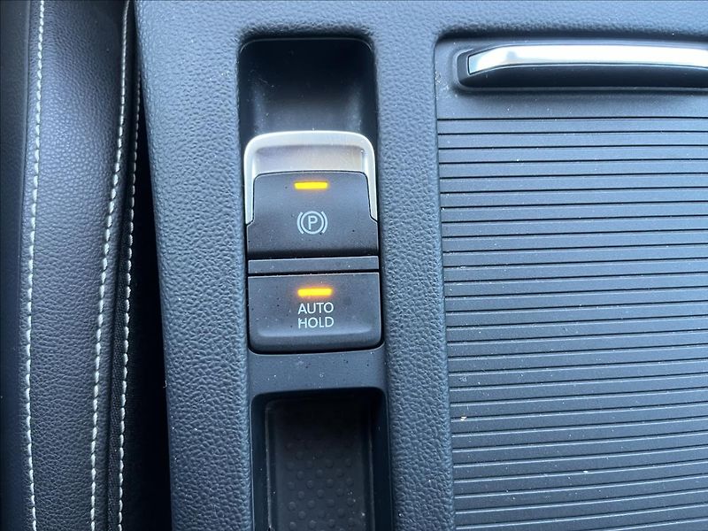 Volkswagen Passat 2,0 TDi 110KW DSG LED ELEGANCE - fotka 26 z 50
