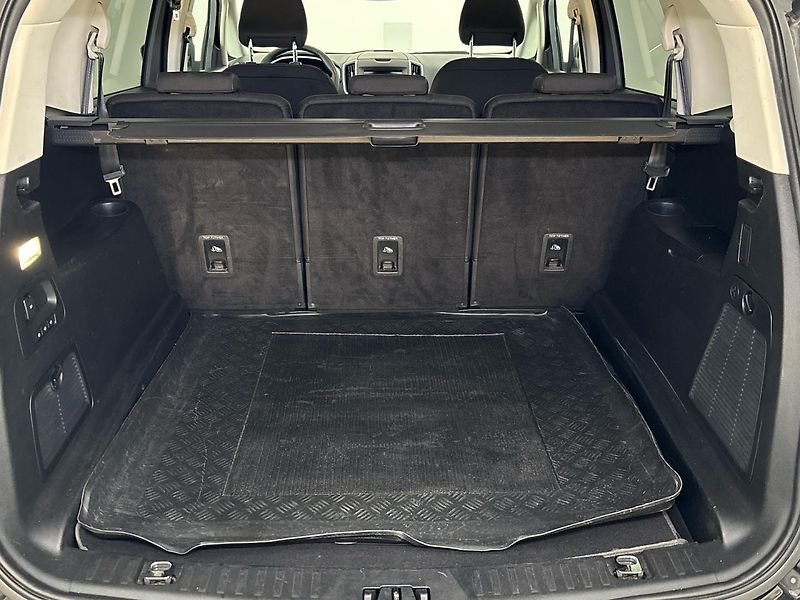 Ford S-MAX Titanium AT - fotka 10 z 28