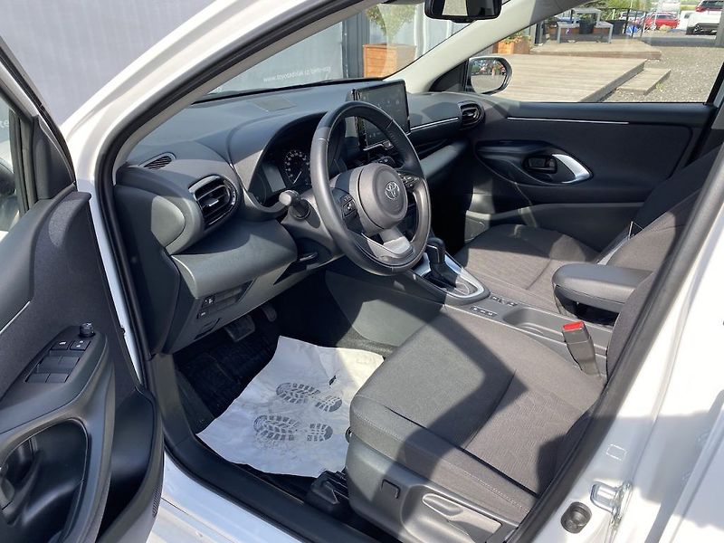 Toyota Yaris 1.5HEV, ČR-1m, Comfort, DPH - fotka 11 z 28