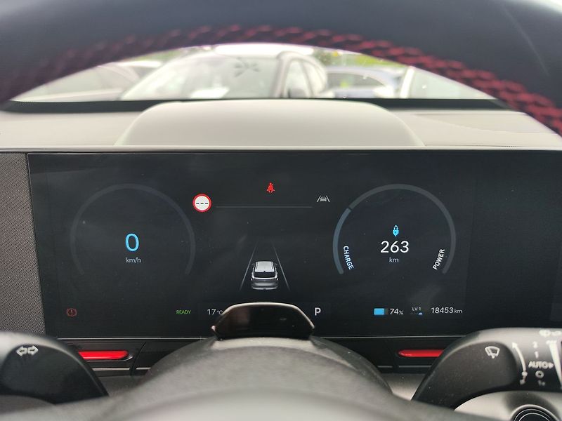 Hyundai Kona EV65kWh/150kW N-Line+ - fotka 22 z 39