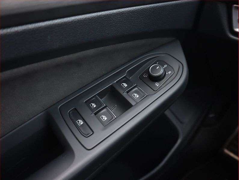 Volkswagen Golf (2022) Style 2.0 TDI, Automat - fotka 18 z 20