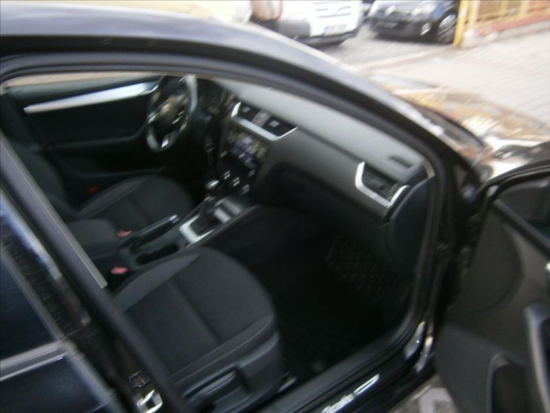Škoda Octavia 1,6 TDI KLIMA  koup. ČR - fotka 15 z 15