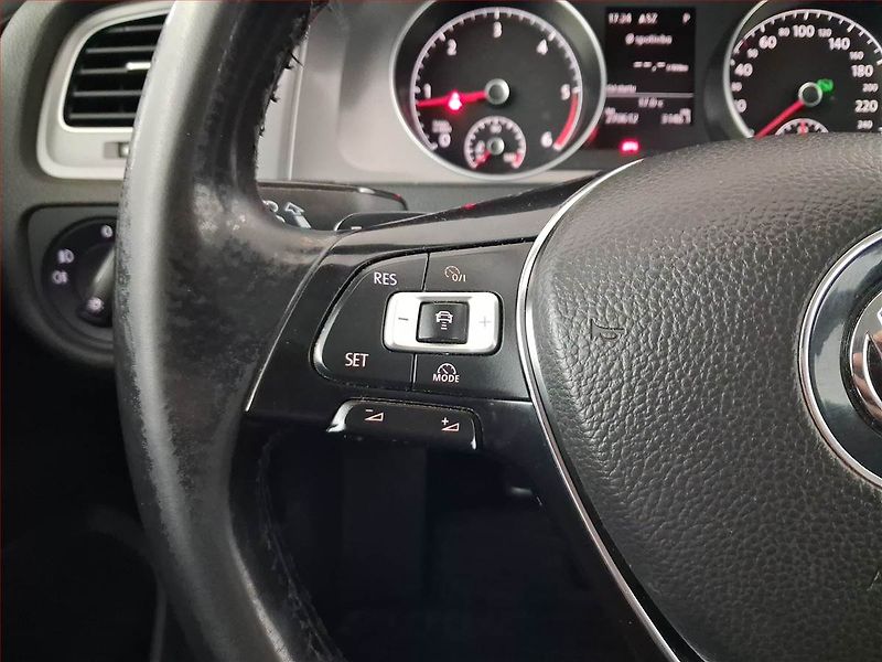 Volkswagen Golf (2014) 1.6 TDI, Automat, Navi - fotka 16 z 19