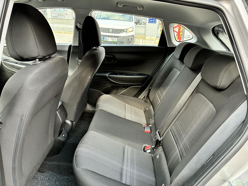Hyundai i20 1.0T-GDi 74kW AUTOMAT 1MAJITEL - fotka 14 z 29