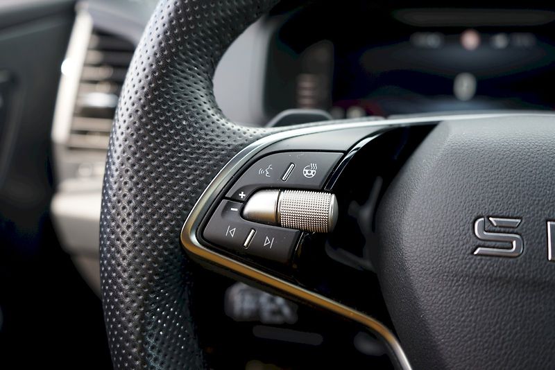 Škoda Karoq (2025) TSI 110 kW DSG Sportline - taž - fotka 26 z 33