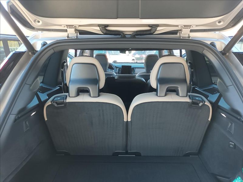 Volvo XC90 2,0 B5,BRIGHT PLUS,ČR,POLESTAR - fotka 36 z 37