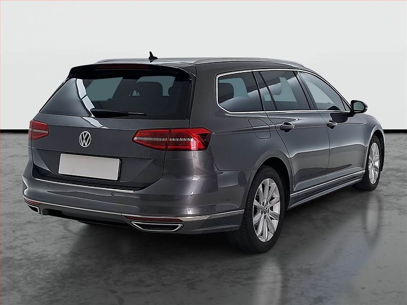 Volkswagen Passat (2017) R-Line 2.0 TDI, Automat, Kůže - fotka 5 z 19