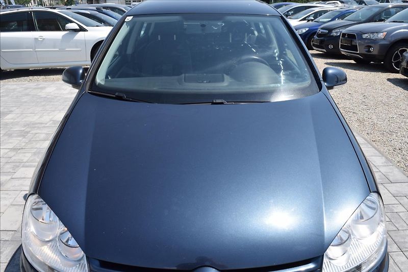 Volkswagen Golf 1,4 i 59KW NOVÁ STK ALU KLIMA - fotka 3 z 46
