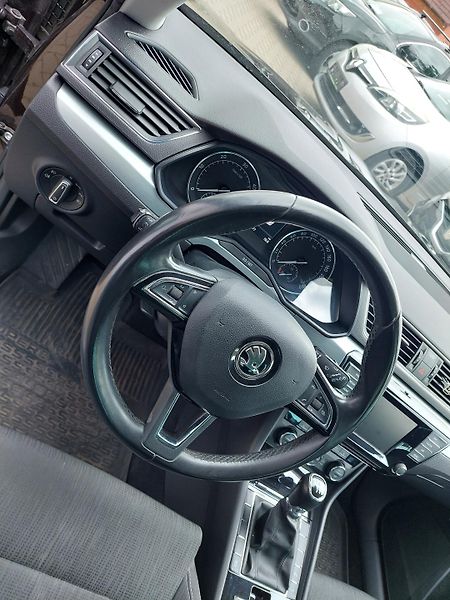 Škoda Superb (2016) III. 2.0TDi Style - fotka 11 z 37