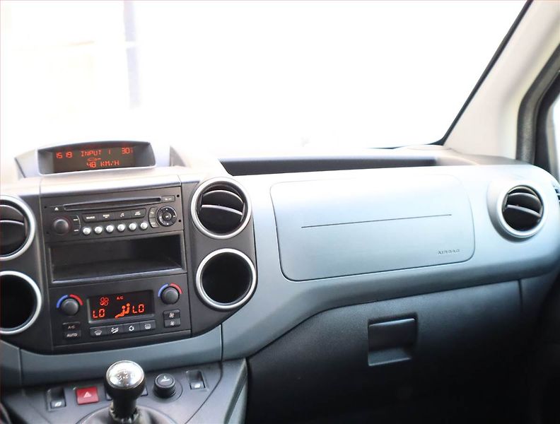 Peugeot Partner (2013) 1.6 HDi, 5Míst, SR - fotka 8 z 13