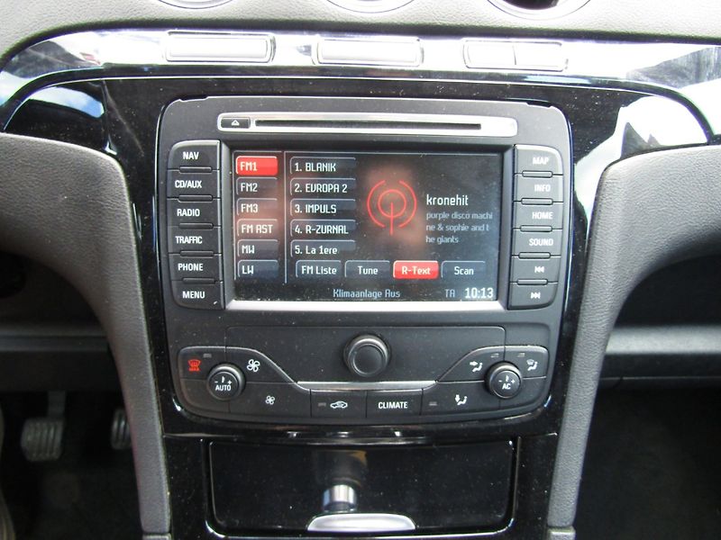 Ford Galaxy (2011) 2.0 TDCi 103kW 7MÍST - fotka 32 z 38