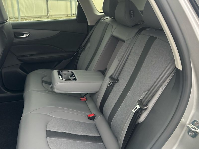 MG MGS5 EV (2025) S5 EV Exclusive 64kWh - fotka 9 z 25