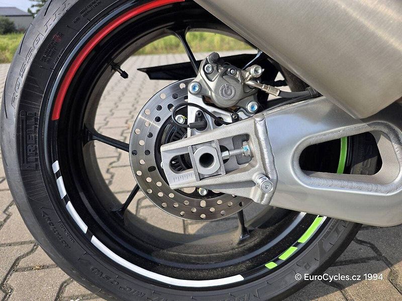 Aprilia Tuono V4 1100 RR (2025) - fotka 15 z 20